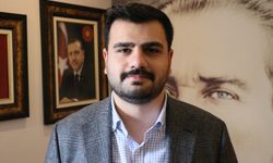 AK Parti'li İnan, partisinin Çiğli İlçe Başkanlığında konuştu: