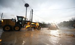 GÜNCELLEME - Çanakkale'de sağanak nedeniyle debisi yükselen dere taştı