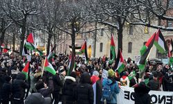 İsveç'te İsrail  Büyükelçiliği önünde İsrail'in Gazze saldırıları protesto edildi