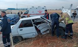 Mardin'de iki otomobilin çarpışması sonucu 4 kişi yaralandı