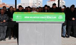 Niğde'de su kazanını temizlerken zehirlenerek ölen 2 işçi toprağa verildi