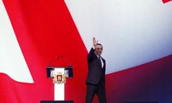 Tiflis'te AB'nin Gürcistan'a adaylık statüsü vermesi kutlanıyor