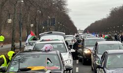 Berlin’de araç konvoyu ile Gazze’deki katliam protesto edildi