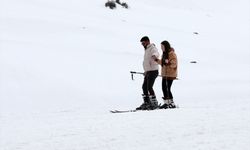 Bitlis'te vatandaşlar tatili kayak merkezinde değerlendirdi