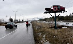 Erzurum'da sürücüler hasarlı araçlarla trafik kazalarına karşı uyarılıyor