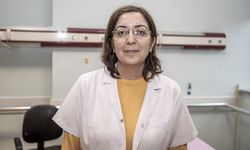 6 ŞUBAT DEPREMLERİNİN BİRİNCİ YILI - Enkaz altında ezilen kolunu kullanamayan depremzede sağlığına kavuşmayı bekliyor