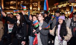 Azerbaycan'da İlham Aliyev'in cumhurbaşkanı seçimindeki zaferi kutlanıyor