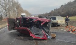 Nallıhan'daki trafik kazasında 3 kişi öldü, 3 kişi yaralandı