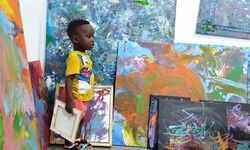 Guinness Rekorlar Kitabı'na giren Ganalı küçük ressamın annesi oğlunun resim serüvenini anlattı