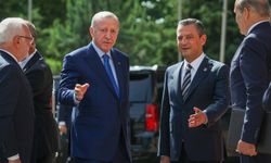 Cumhurbaşkanı Erdoğan, CHP Genel Başkanı Özel'i CHP Genel Merkezi'nde ziyaret etti