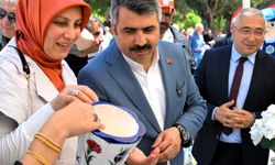 Bursa'da Yıldırım 'Aile' için yürüdü