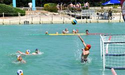 Bursa’da spor ve eğlenceyi birleştiren sutopu festivali başladı