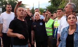 Büyükşehir, 235 araç ve 550 personelle yangına müdahale etti