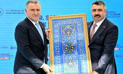 Bursa Yıldırım’a yeni gençlik ve spor merkezi açıldı