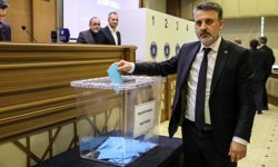 Bursa Büyükşehir’de Başkanvekilliğine Şahin Biba seçildi