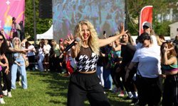 Bursa'da 'Dünya Dans Günü'nü zumba yaparak kutladılar