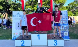 Yıldırımlı genç yüzücüler Türkiye’nin gururu oldu