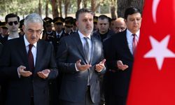 Bursa’da 15 Temmuz programı şehitler anması ile başladı