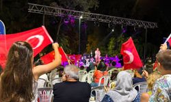 Kültürpark’ta zafer coşkusu: Bursalılar Türk Halk Müziği konserinde buluştu