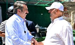 Başkan Yılmaz mahalle mahalle geziyor, esnafın sesine kulak veriyor