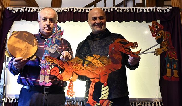 Karagöz ve Hacivat, hem çocuklar hem de yetişkinler için sahne alıyor