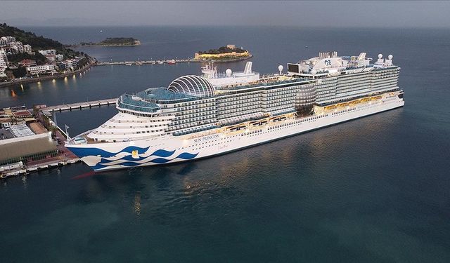 Dünyanın en büyük kruvaziyerlerinden "Sun Princess" Türkiye'ye ilk seferini yaptı