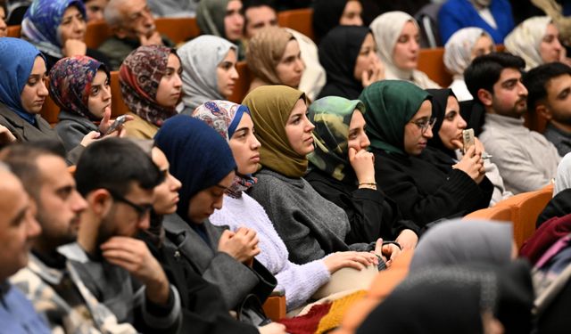 Prof. Dr. Kemal Sayar, Yıldırım'da söyleşi düzenledi