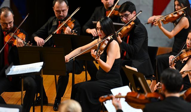 Bursa Oda Orkestrası, ilk konseriyle sanatseverlerle buluştu