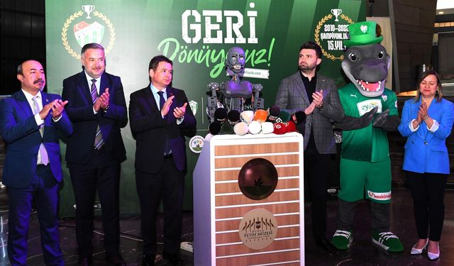 Bursaspor, Süper Lig şampiyonu oluşunun 15. yıl dönümünü kutladı