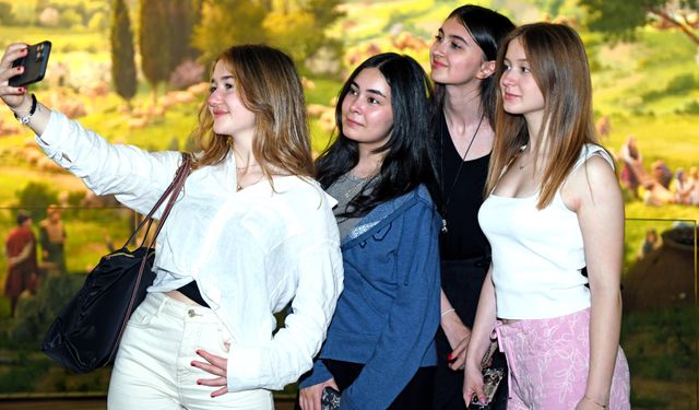 Başkan Aydın, örnek liselilerle buluştu