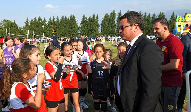 Osmangazi’de kız çocukları için Mini Voleybol Şenliği