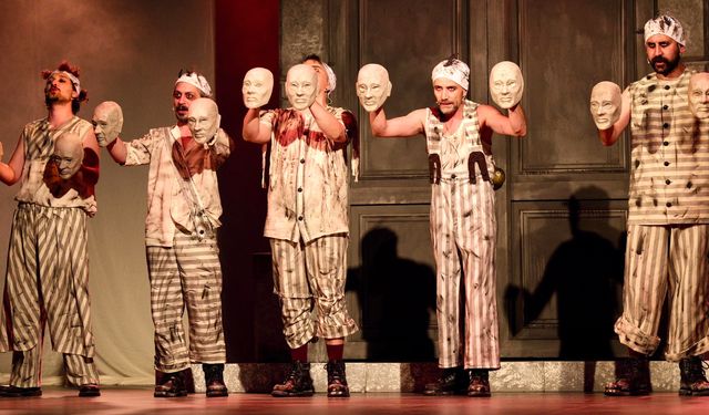 Bursa Şehir Tiyatrosu, Balıkesir Aromaterapi Festivali’nde sahne aldı