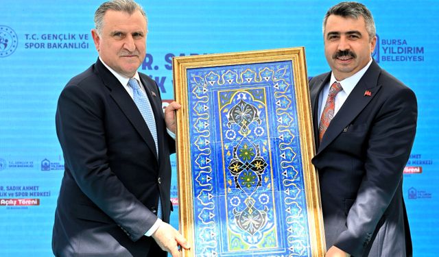 Bursa Yıldırım’a yeni gençlik ve spor merkezi açıldı