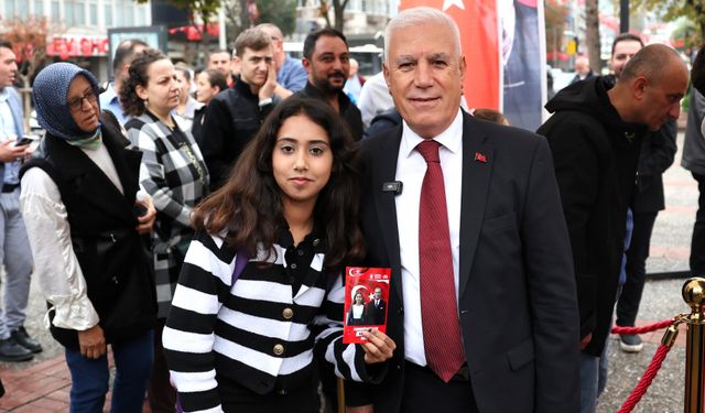 Bursalılar, Atatürk ile aynı karede