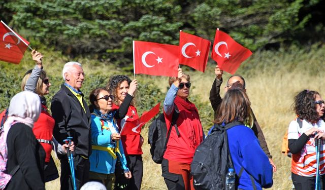 Osmangazi’de doğanın içinde Cumhuriyetin izinde yürüyüşü