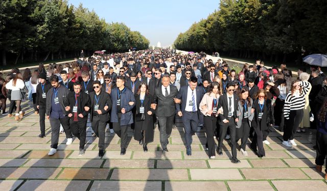 Bursalı gençler, Ata’nın huzuruna çıktı