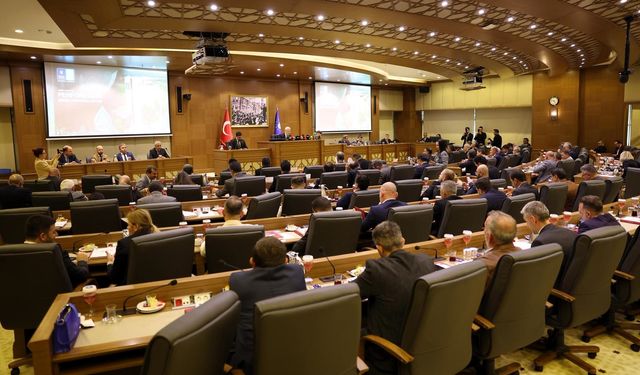 Bozbey: “Su düzenlemesi zorunluydu, Bursa’yı yarına hazırlıyoruz”