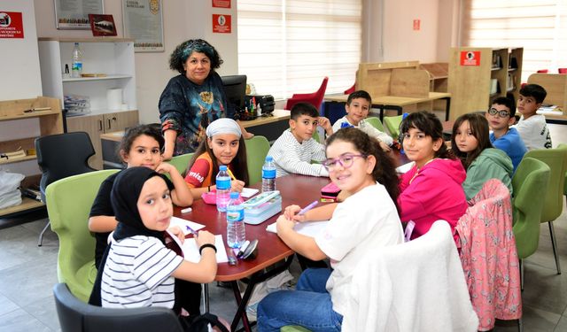 Osmangazi’de çocuklar hayallerini kağıda döküyor