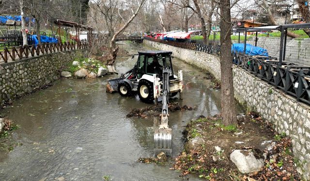 Bursa Büyükşehir'den Misi'de dere ve çevre temizliği