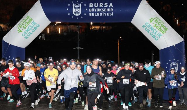 Tarihi Çarşı'nın gece atmosferinde oryantiring heyecanı