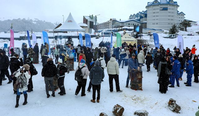 Uludağ zirvesinde 'Gençlik Buluşması'