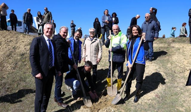 Nilüfer’de doğaya nefes: 32 dekarlık alana 450 fidan dikildi