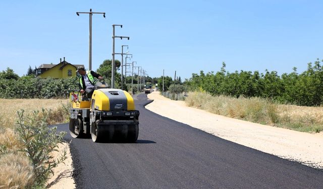 Büyükşehir’den Karacabey Eskikaraağaç’a asfalt atağı