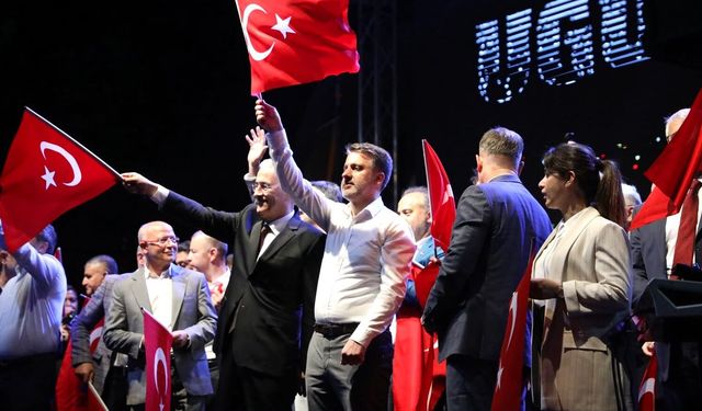 Bursa’da demokrasi ve milli birlik ruhu meydanlara taştı