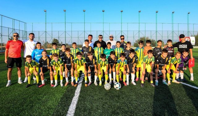 Feyyaz Alptuğ Memişoğulları’nın anısı sahada yaşatıldı