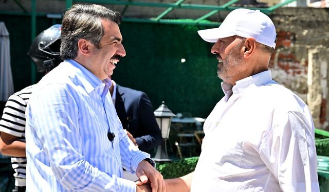 Başkan Yılmaz mahalle mahalle geziyor, esnafın sesine kulak veriyor