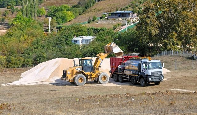 Osmangazi’de ulaşım seferberliği: 3 mahallede 15 kilometrelik yol yenileniyor