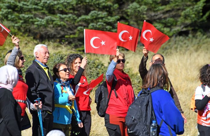 Osmangazi’de doğanın içinde Cumhuriyetin izinde yürüyüşü