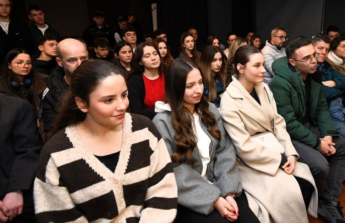 Başkan Aydın’dan gençlere güçlü destek