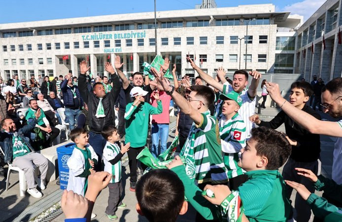 Bursaspor’un şampiyonluk heyecanı Nilüfer’de zirve yaptı
